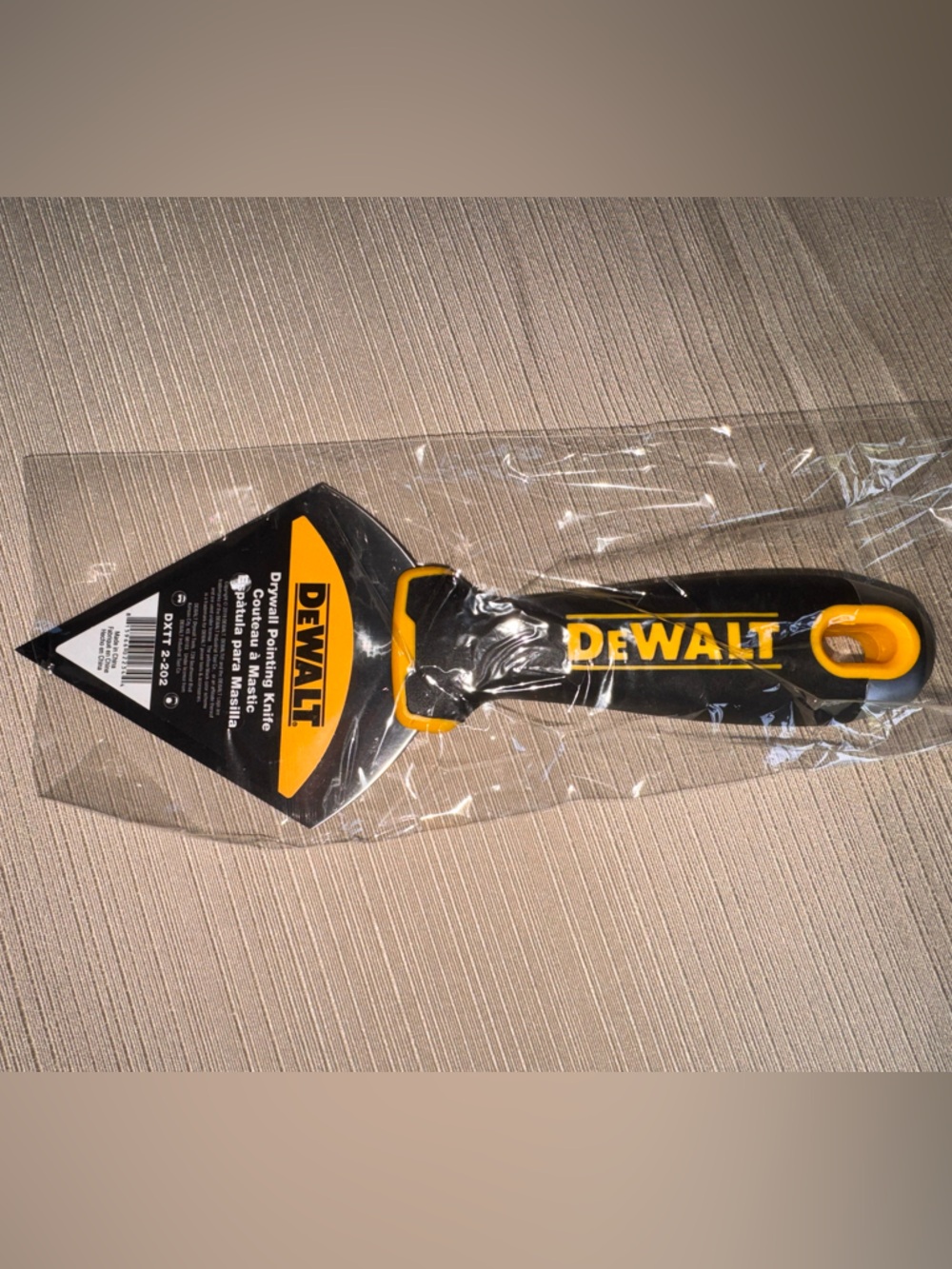 New DEWALT Black and Yellow Pointing Knife
